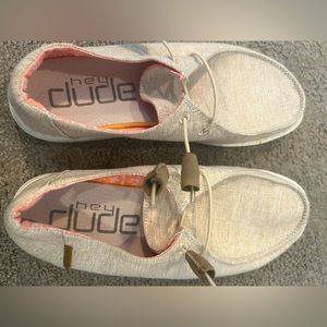 Hey Dude canvas shoe - size 7